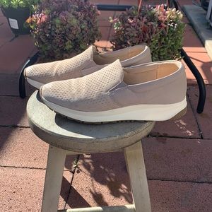 Naturalizer slip on size 8 color tan